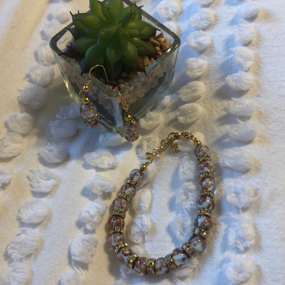 Bracelet and earrings - glass beads